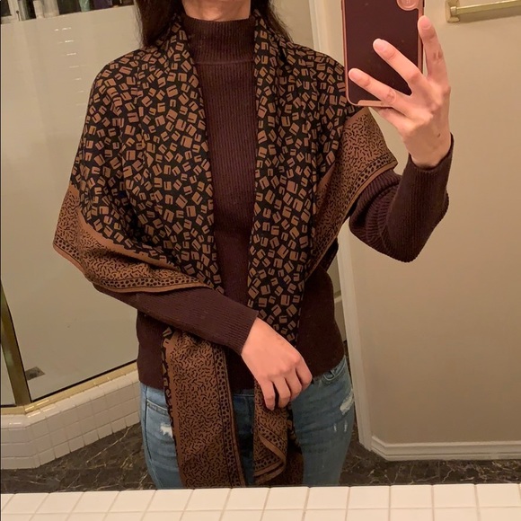 💯 Authentic Versace wool wrap - Picture 2 of 6